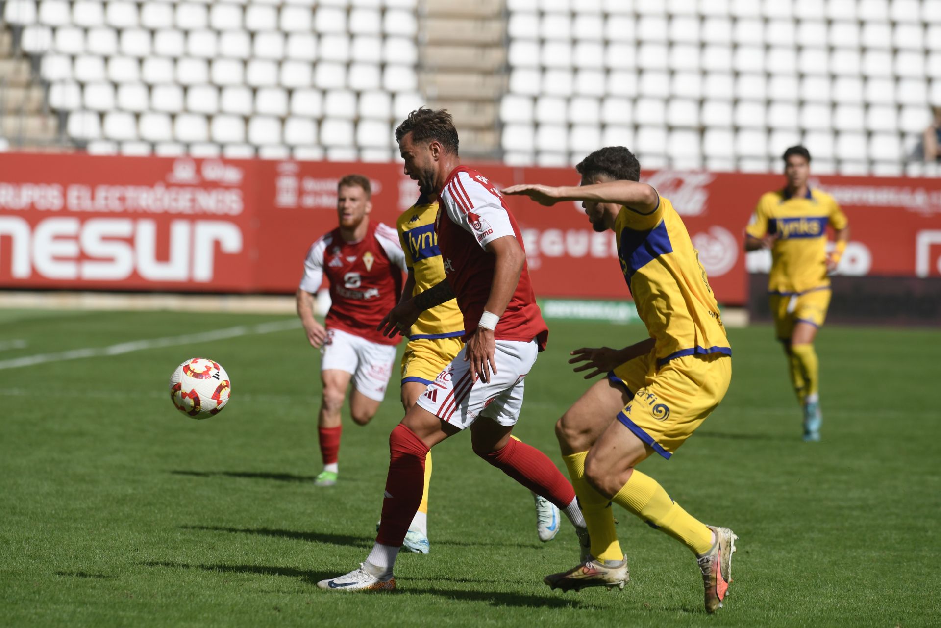 Las imágenes del partido entre el Real Murcia y el Alcorcón