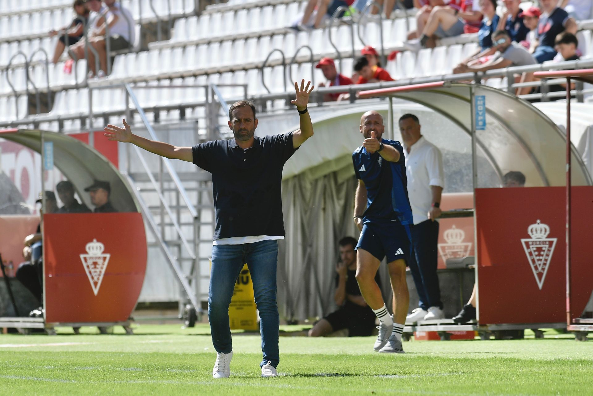 Las imágenes del partido entre el Real Murcia y el Alcorcón