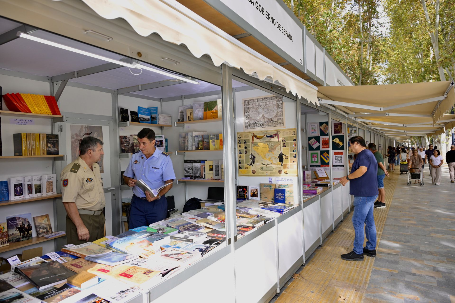 La jornada del 8 de octubre de la Feria del Libro de Murcia, en imágenes