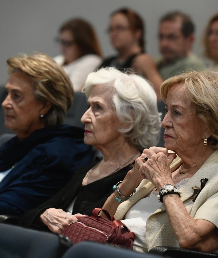 Imagen secundaria 2 - Raúl Quinto en el Aula de Cultura de LA VERDAD: «Los gitanos de hoy son descendientes directos de aquellas víctimas españolas de la &#039;Gran Redada&#039;»