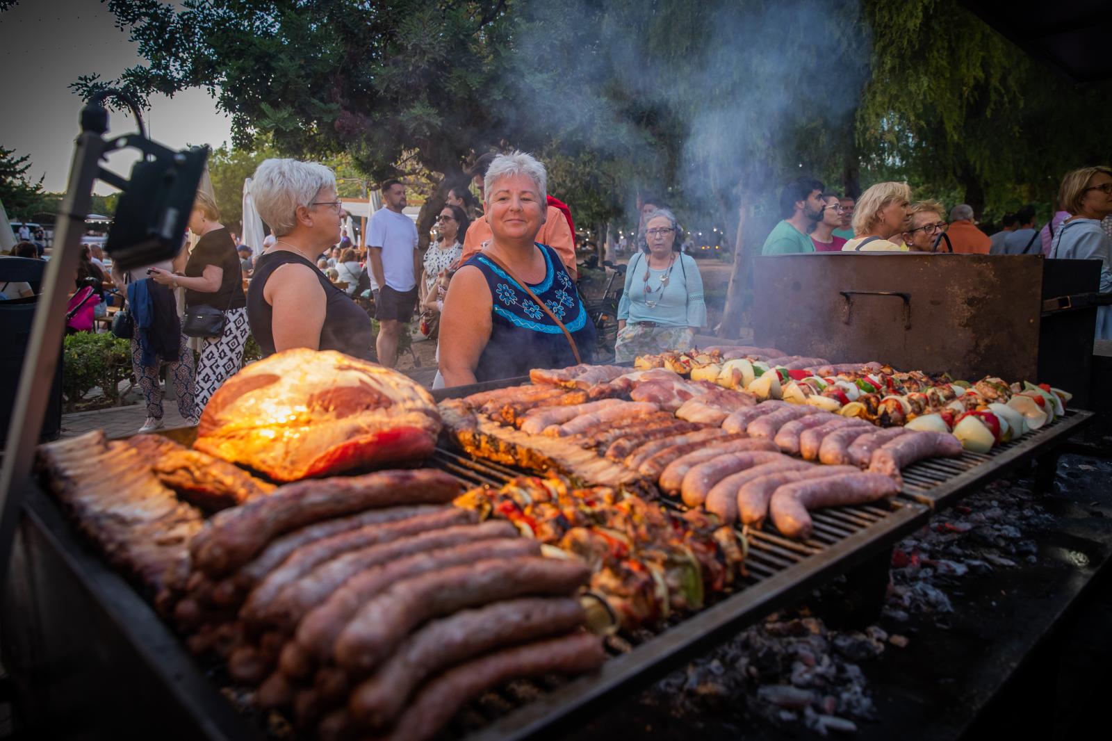 La inauguración del Street Food Market de Torrevieja, en imágenes