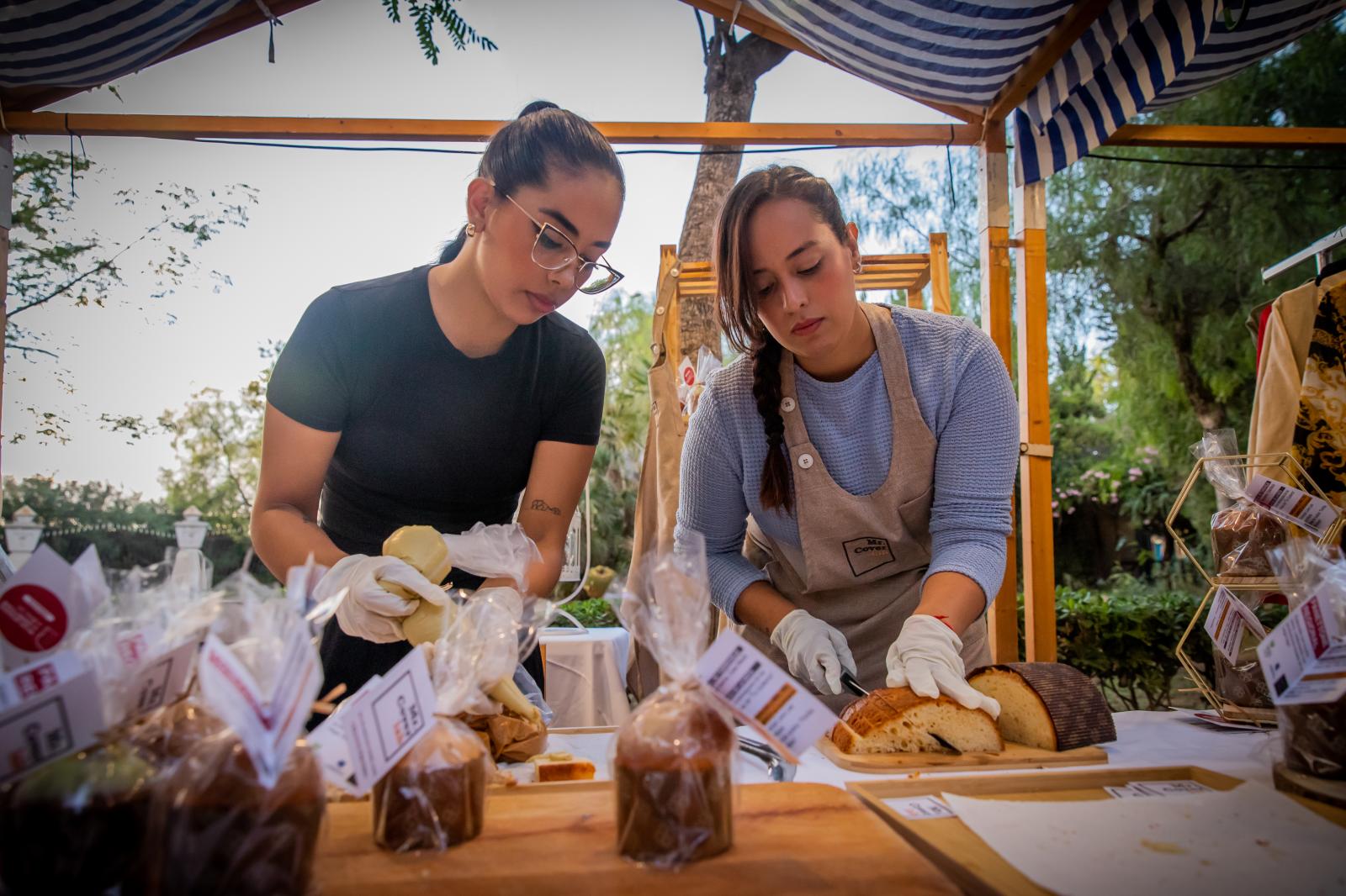 La inauguración del Street Food Market de Torrevieja, en imágenes