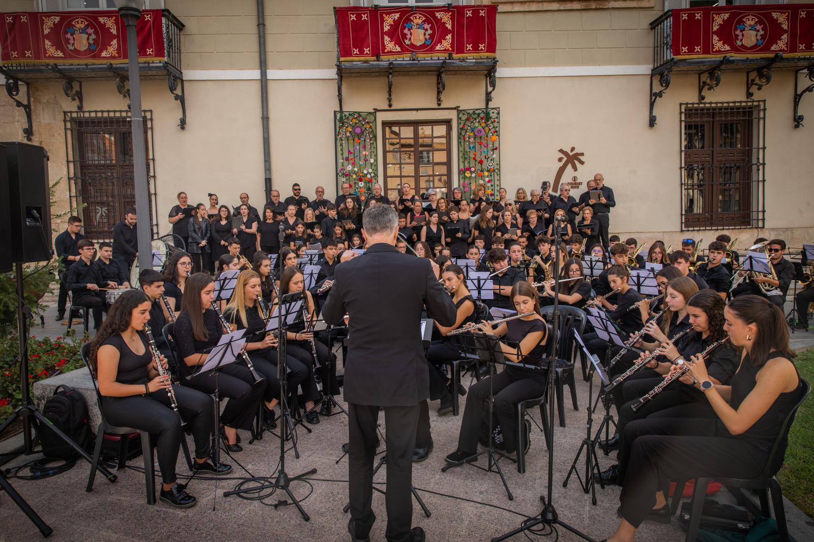 Las imágenes de la celebración del día de la Comunidad Valenciana en Orihuela