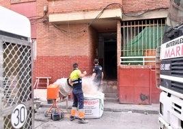 Así fue el desalojo masivo en los conocidos como 'pisos de la Titos'