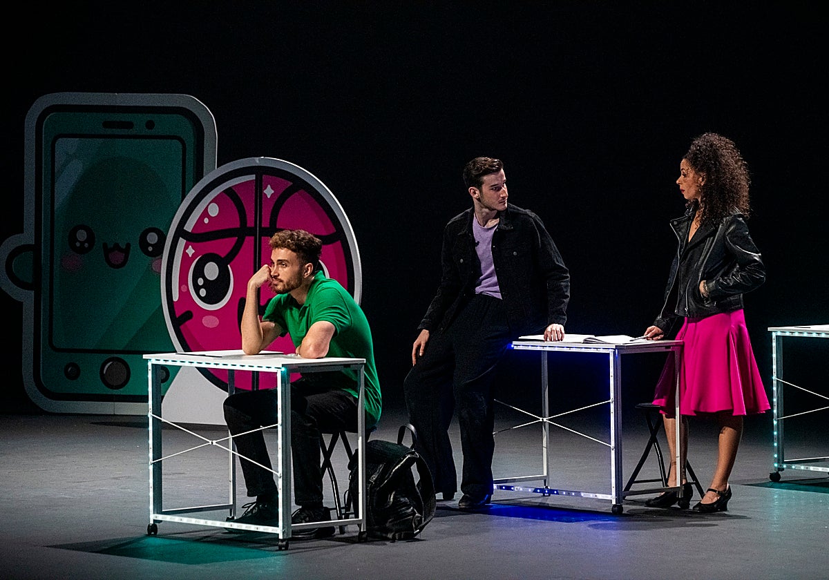 Macarena Pardo, Christian Calero y Adrián Gómez, protagonistas del montaje.