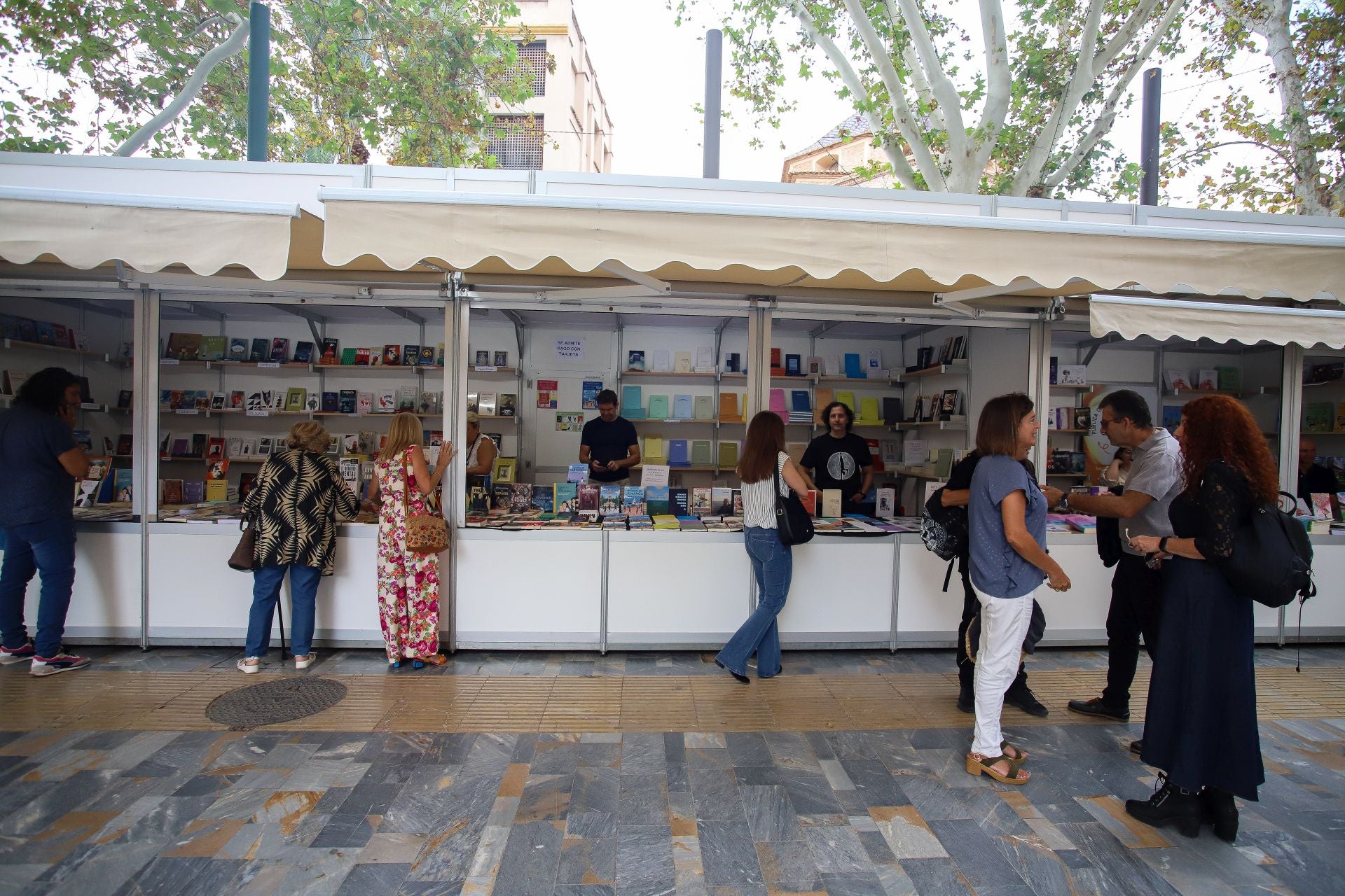 La última jornada de la Feria del Libro de Murcia, en imágenes