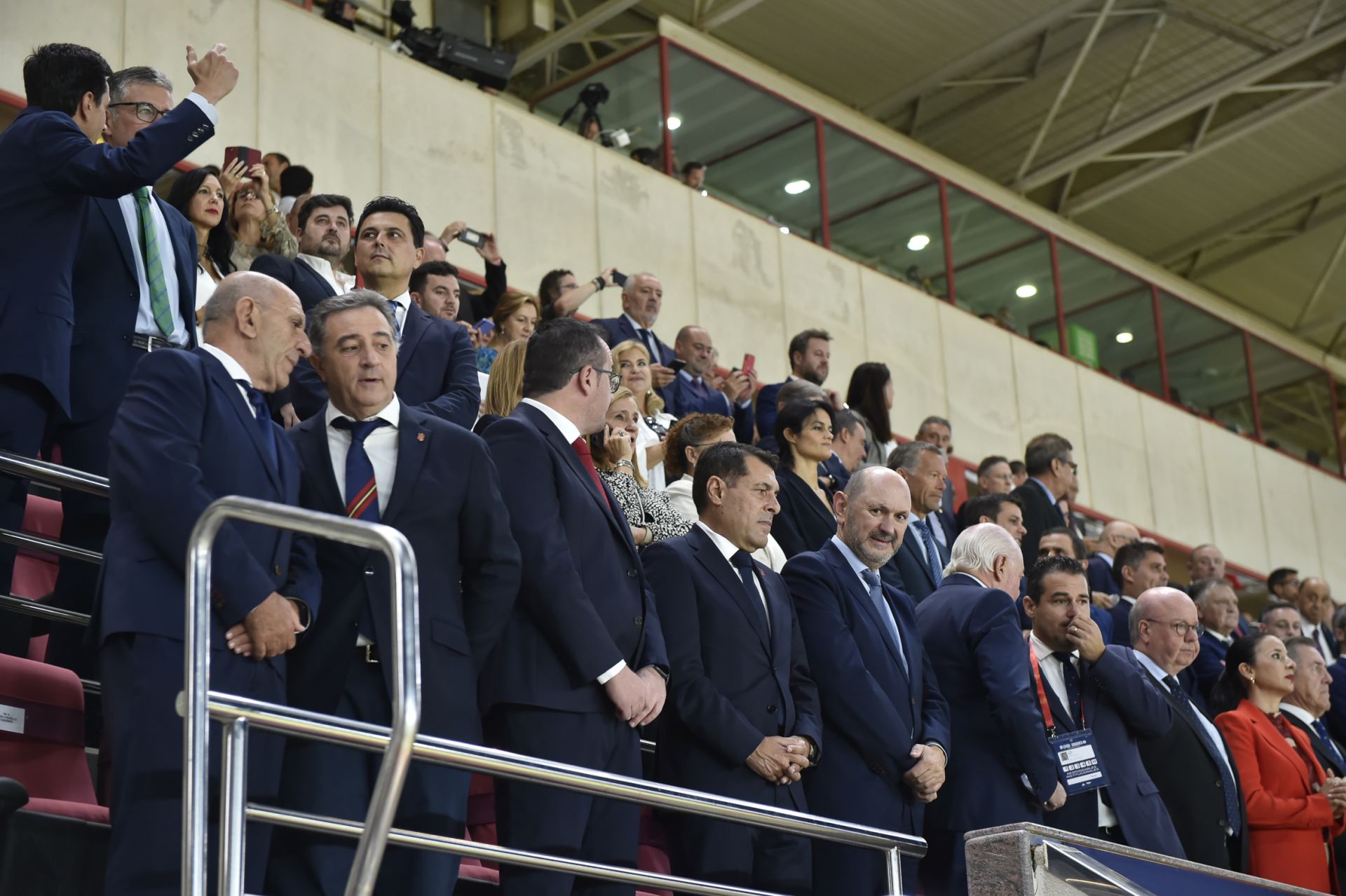 Gran ambiente en el Enrique Roca por la visita de La Roja