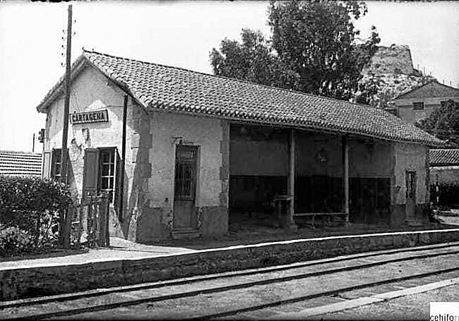 Una de las estaciones de paso al muelle de Alfonso XII.