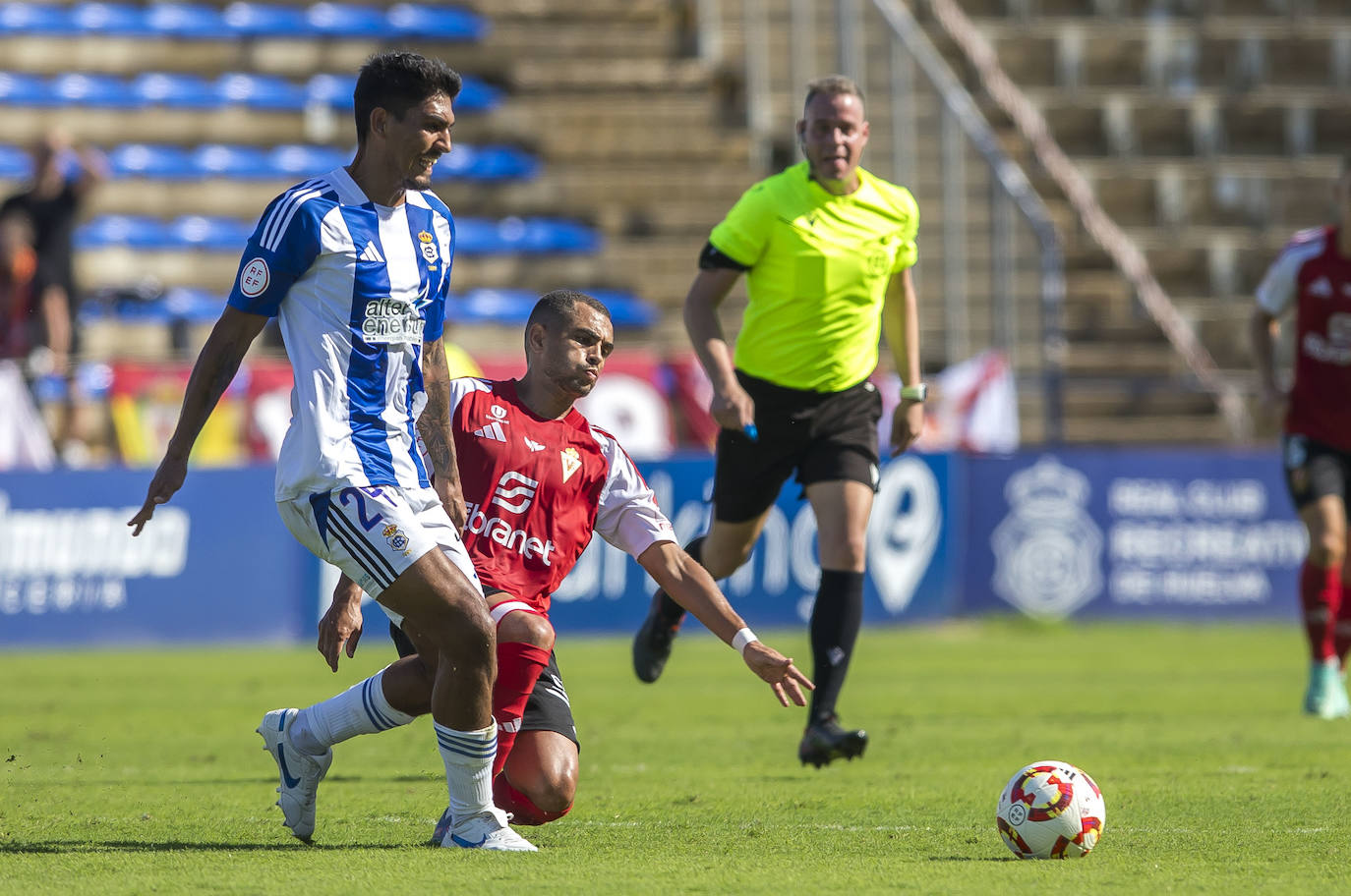 La victoria del Real Murcia frente al Recreativo de Huelva, en imágenes