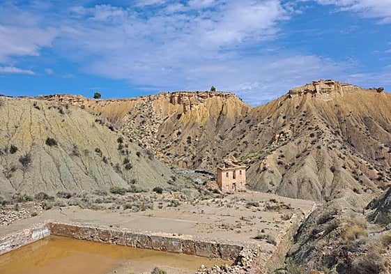 Salinas del Curro, un antiguo salar abandonado en el Valle de Ricote, donde la plataforma AADK ha realizado residencias artísticas.