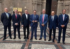 De izquierda a derecha, Rosique, Coso, Camacho, Albarracín, Moreno, Morga y Pedreño, del nuevo comité.