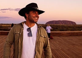 Miguel Maestre, cerca del conocido como Ayers Rock, en el Parque Nacional Uluru-Kata Tjuta, en Australia, en una fotografía reciente.