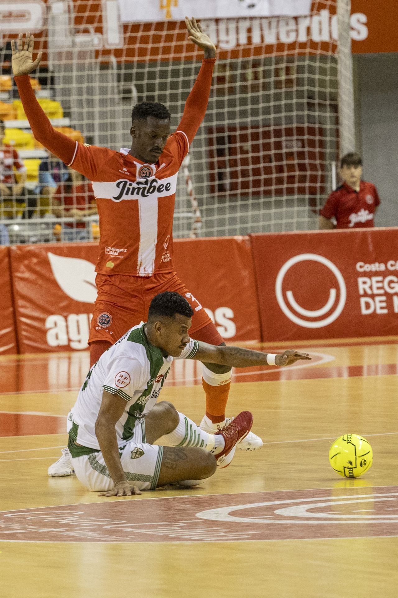 Las imágenes del Jimbee-Córdoba (4-0)