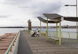 Arranque del paseo del dique de Levante, junto al paseo Juan Aparicio.