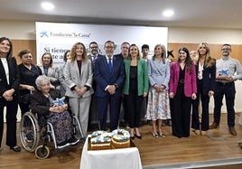 Autoridades y usuarios durante la conmemoración del 20 aniversario del Espacio.