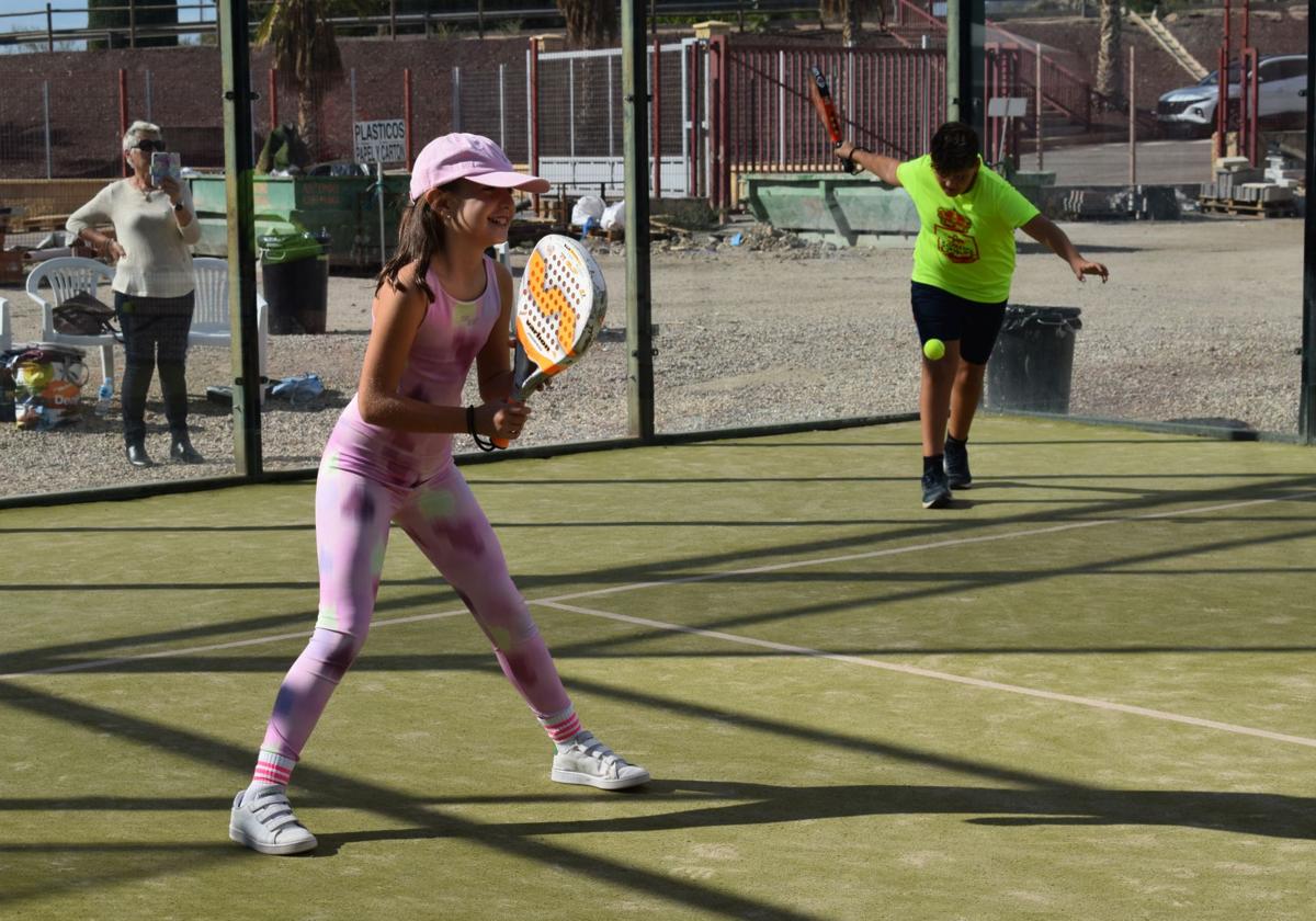 El campeonato de pádel de menores de los Juegos Deportivos del Guadalentín reúne a la cantera