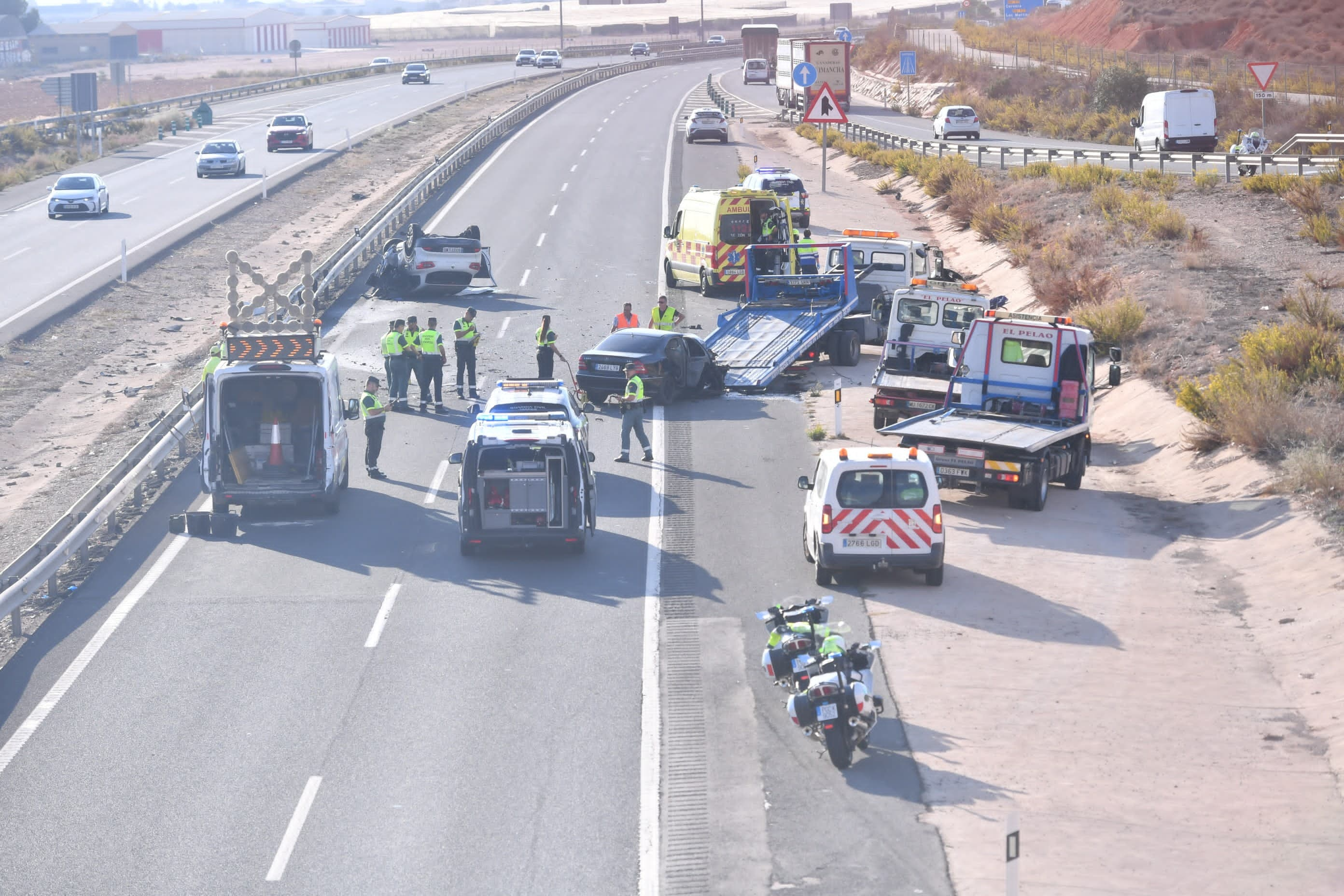 El accidente provocado por un kamikaze en la autovía entre Murcia y Cartagena, en imágenes