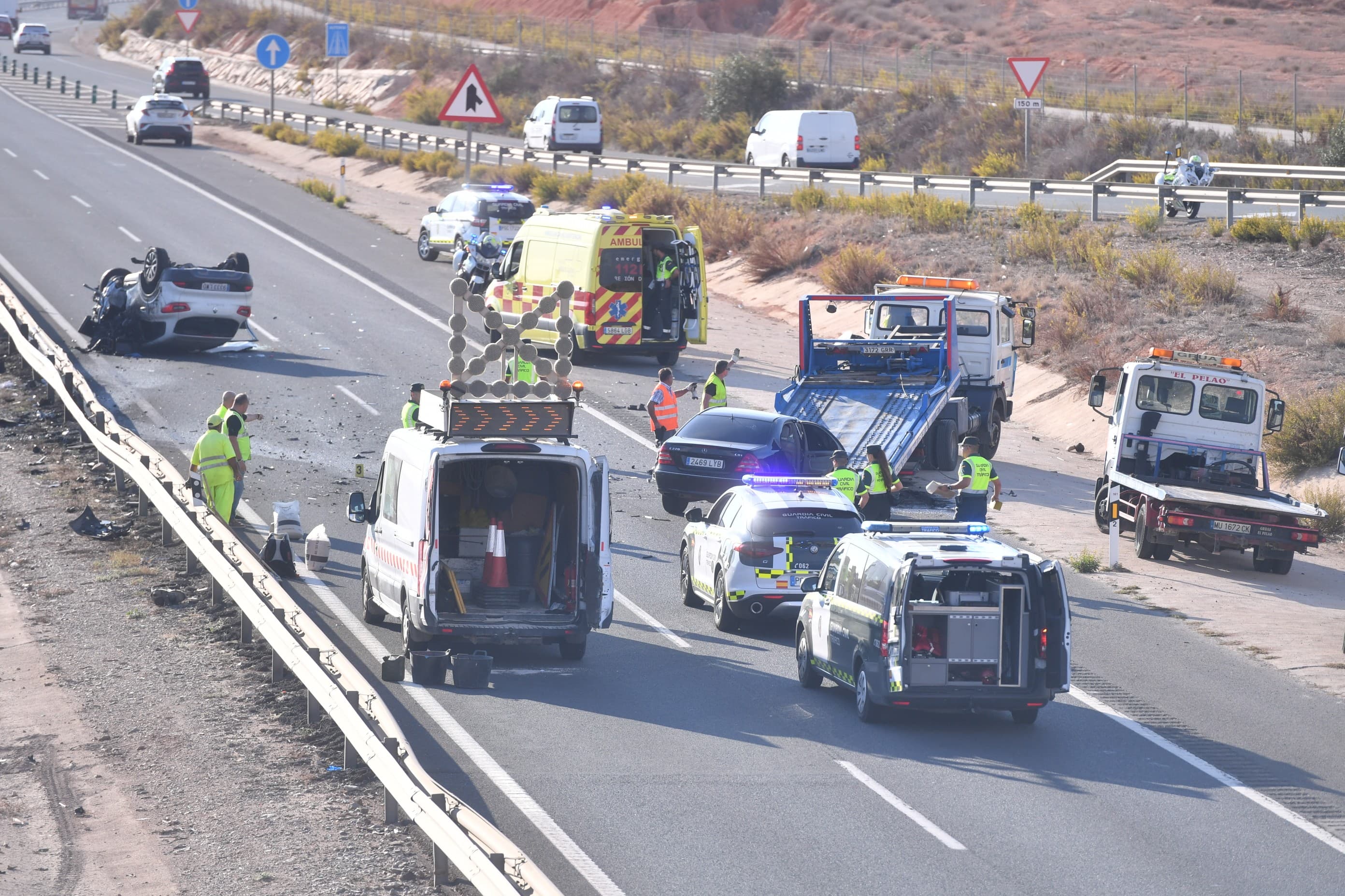 El accidente provocado por un kamikaze en la autovía entre Murcia y Cartagena, en imágenes