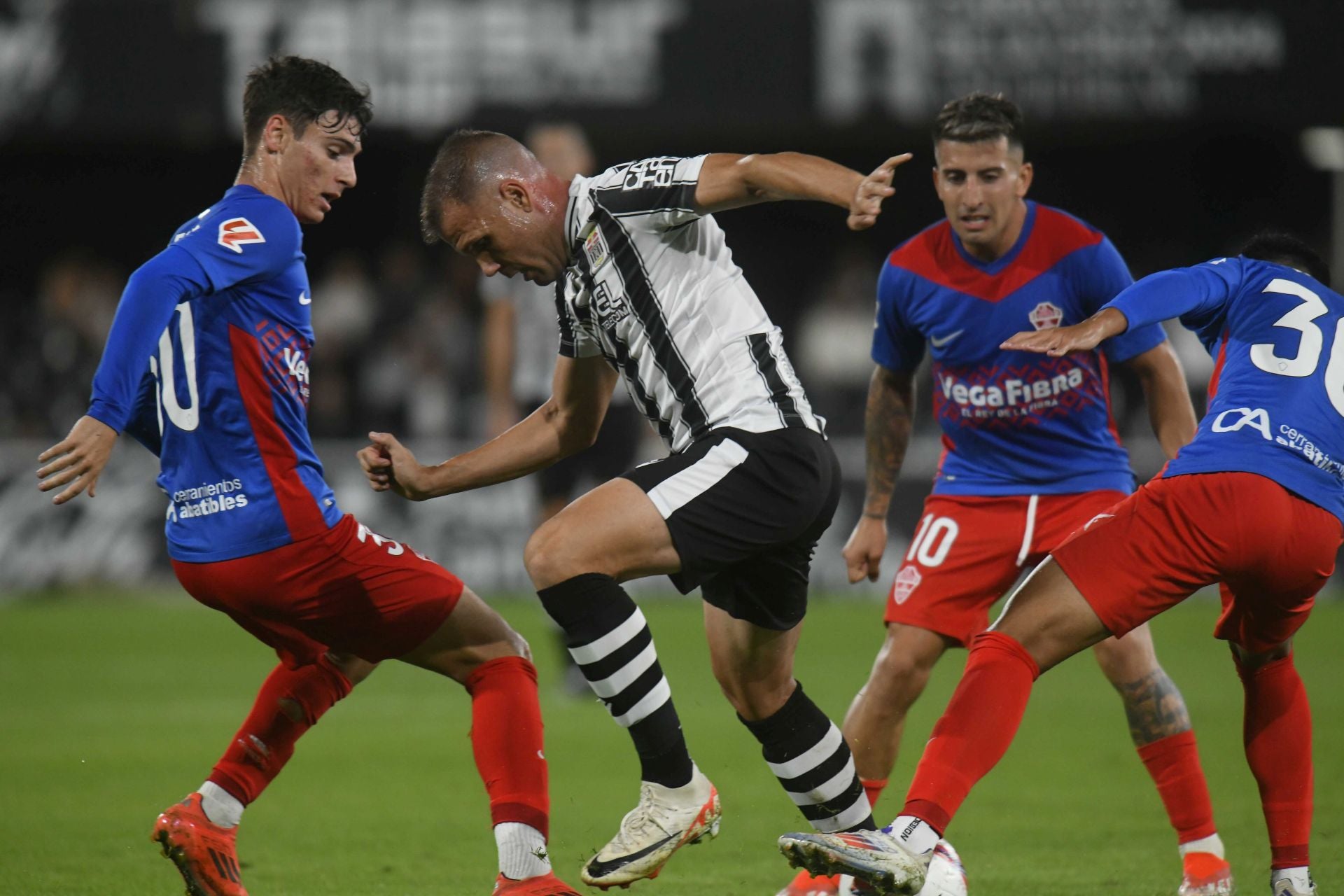 El empate del Cartagena frente al Elche, en imágenes