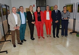 Juan Soria, José García, Mariola Guevara, Begoña García, la alcaldesa Teresa García, Francisco González y Eva Reverte.