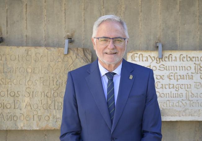 Pedro Ángel Roca, alcalde.