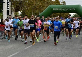 Salida de la Carrera de Empresas, disputada este domingo en Murcia.