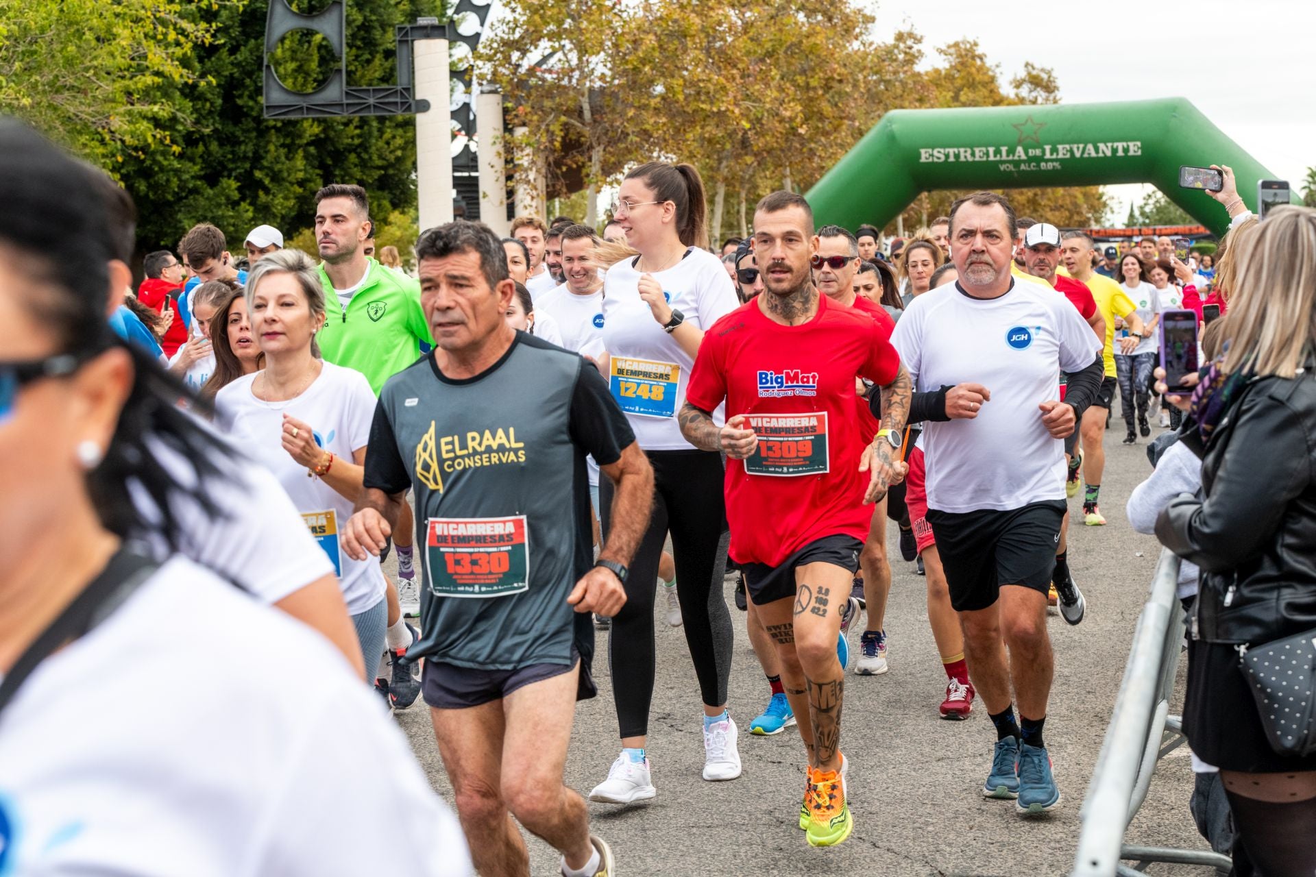 La VI Carrera de Empresas de Murcia, en imágenes