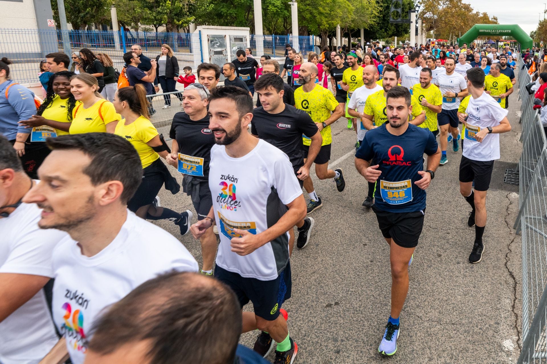 La VI Carrera de Empresas de Murcia, en imágenes