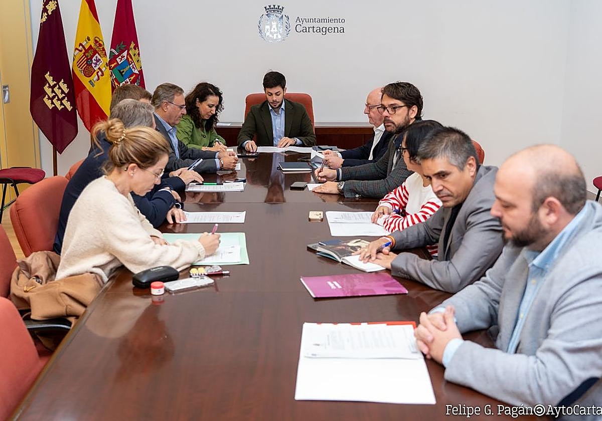 Reunión de la Comisión de Hacienda e Interior.