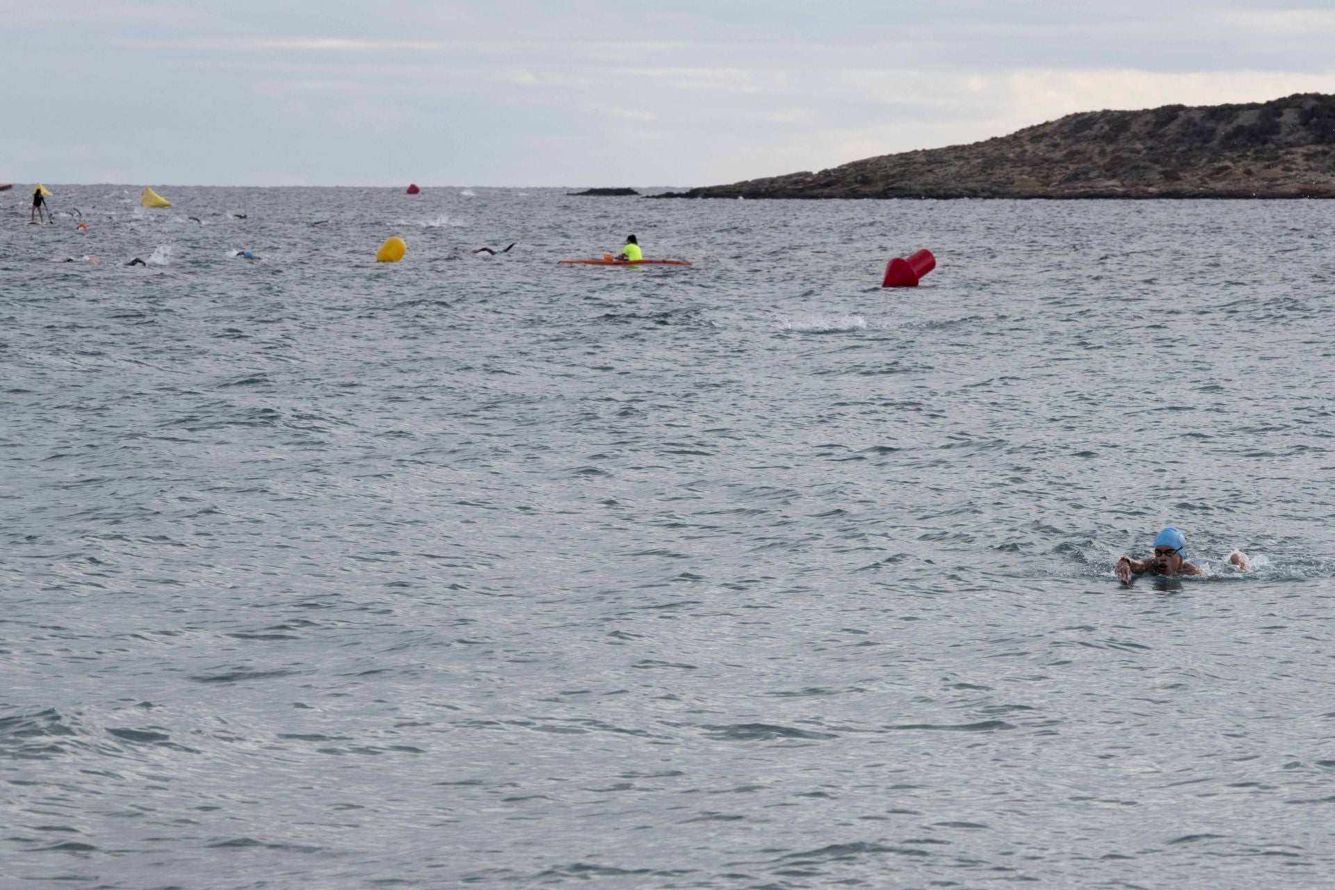 Las imágenes de la travesía a nado por Cabo de Palos