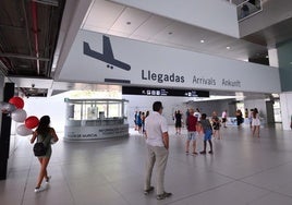 Zona de llegadas del aeropuerto regional, el pasado verano.