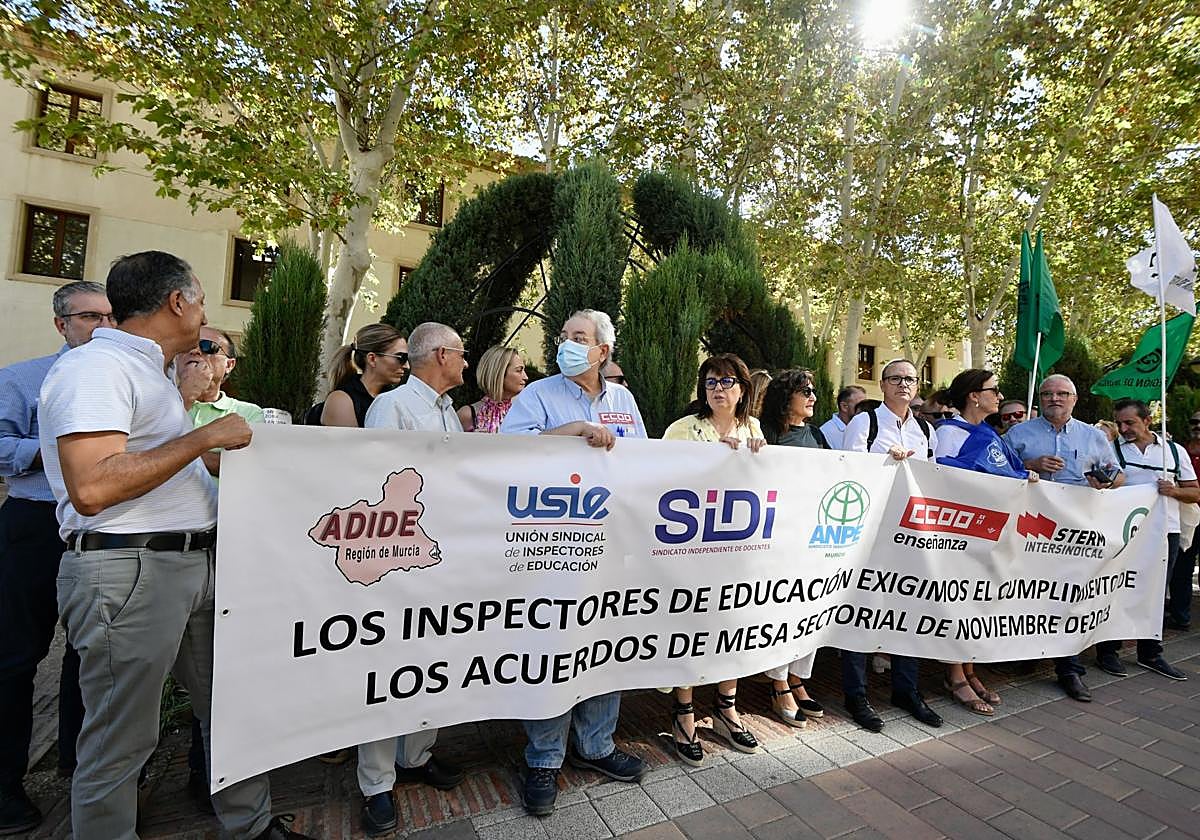 Inspectores de Educación, durante una protesta a principios de octubre.