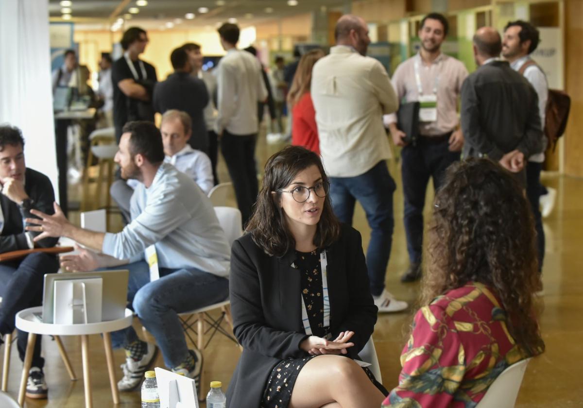 Reuniones del 'one to one' entre inversores y 'startups'.