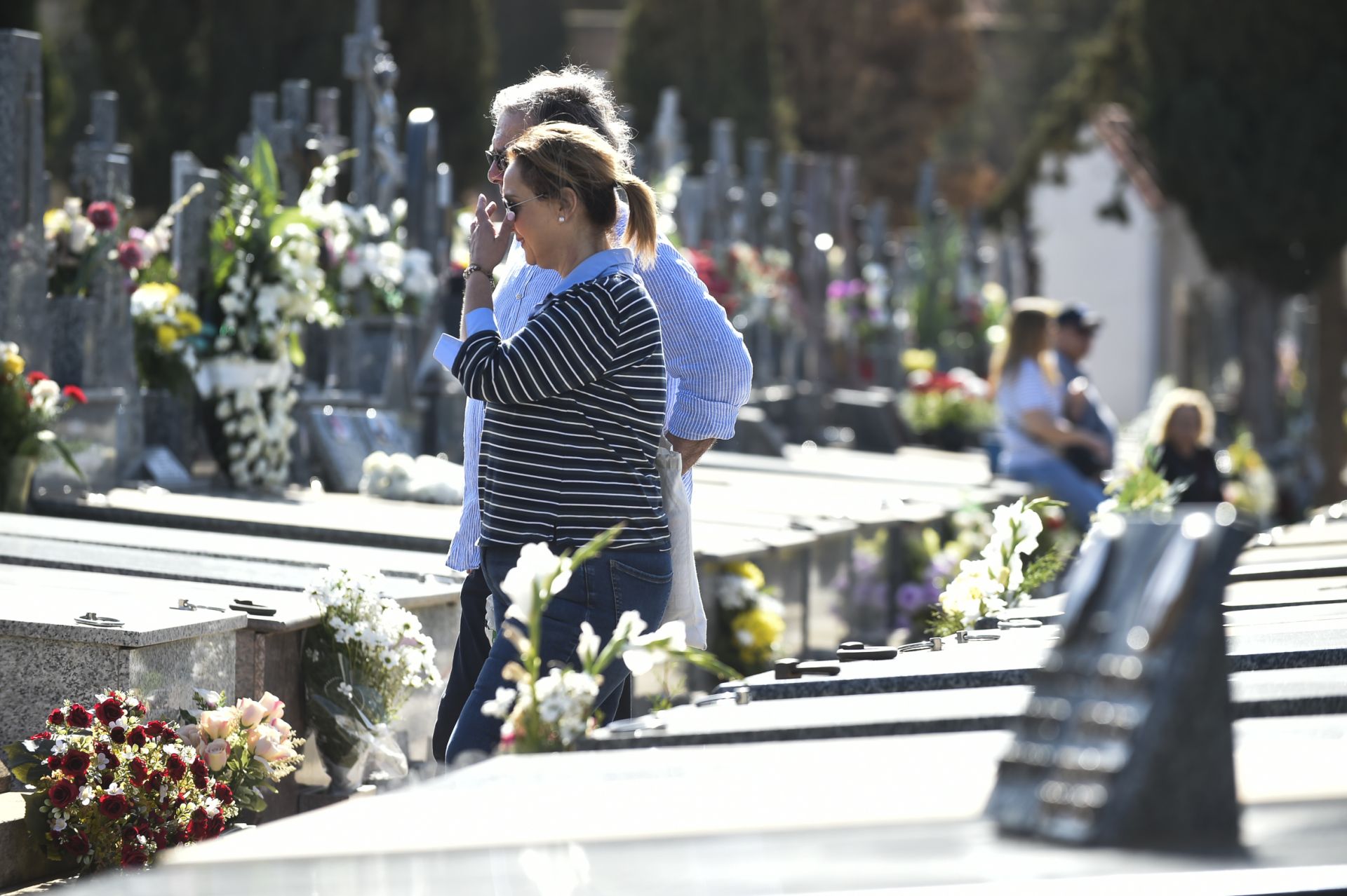Las imágenes del Día de Todos los Santos en los cementerios de Murcia