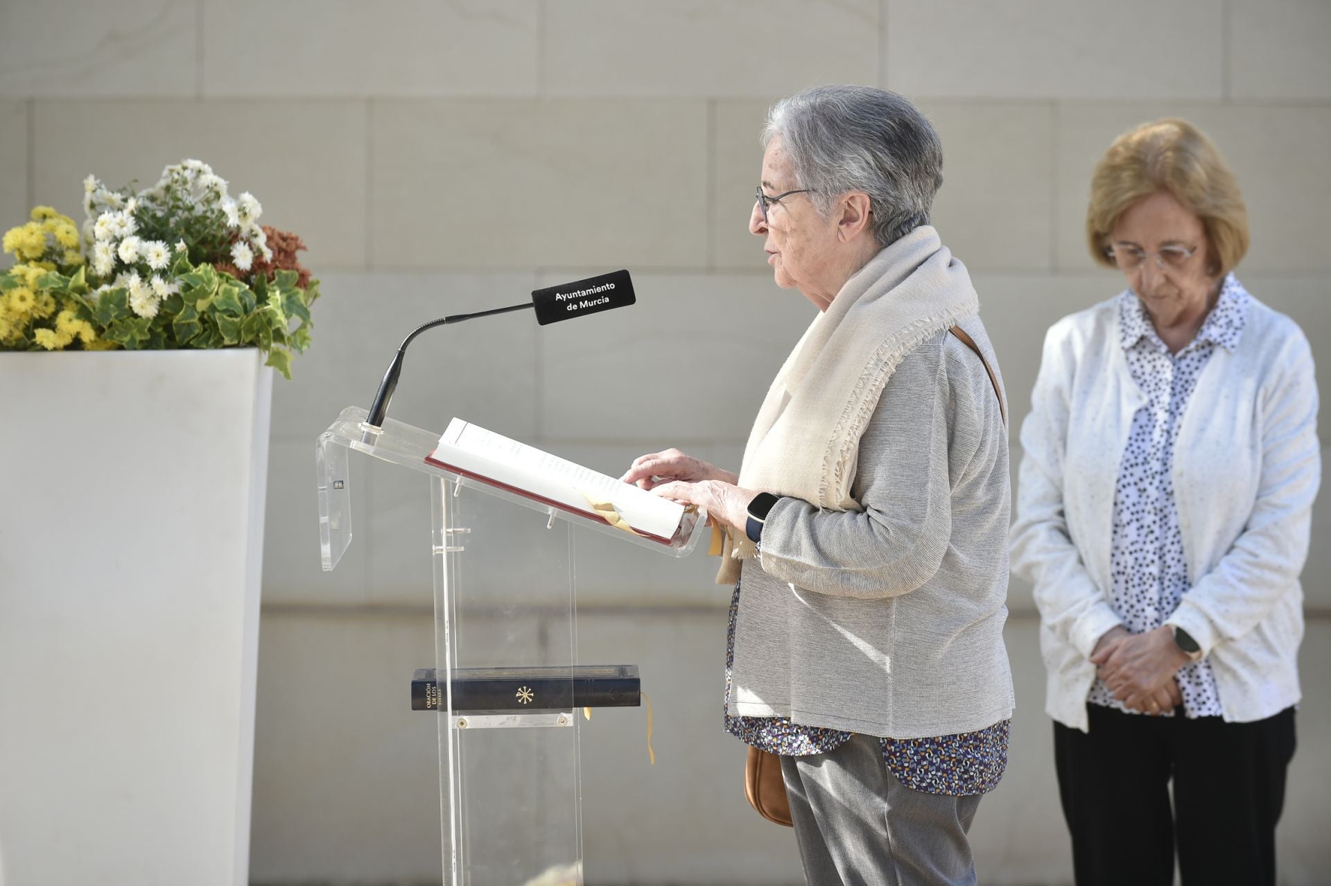 Las imágenes del Día de Todos los Santos en los cementerios de Murcia