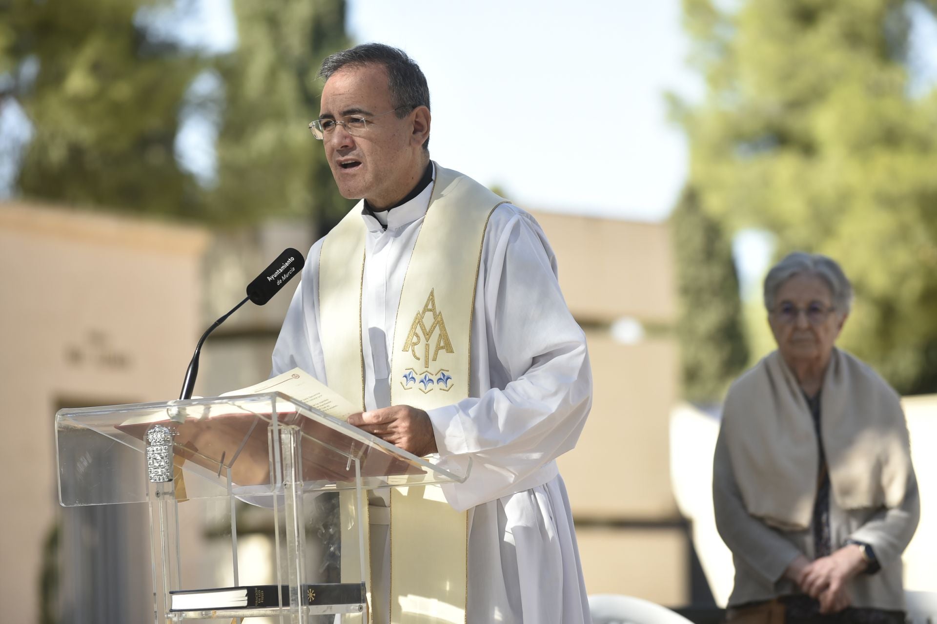 Las imágenes del Día de Todos los Santos en los cementerios de Murcia