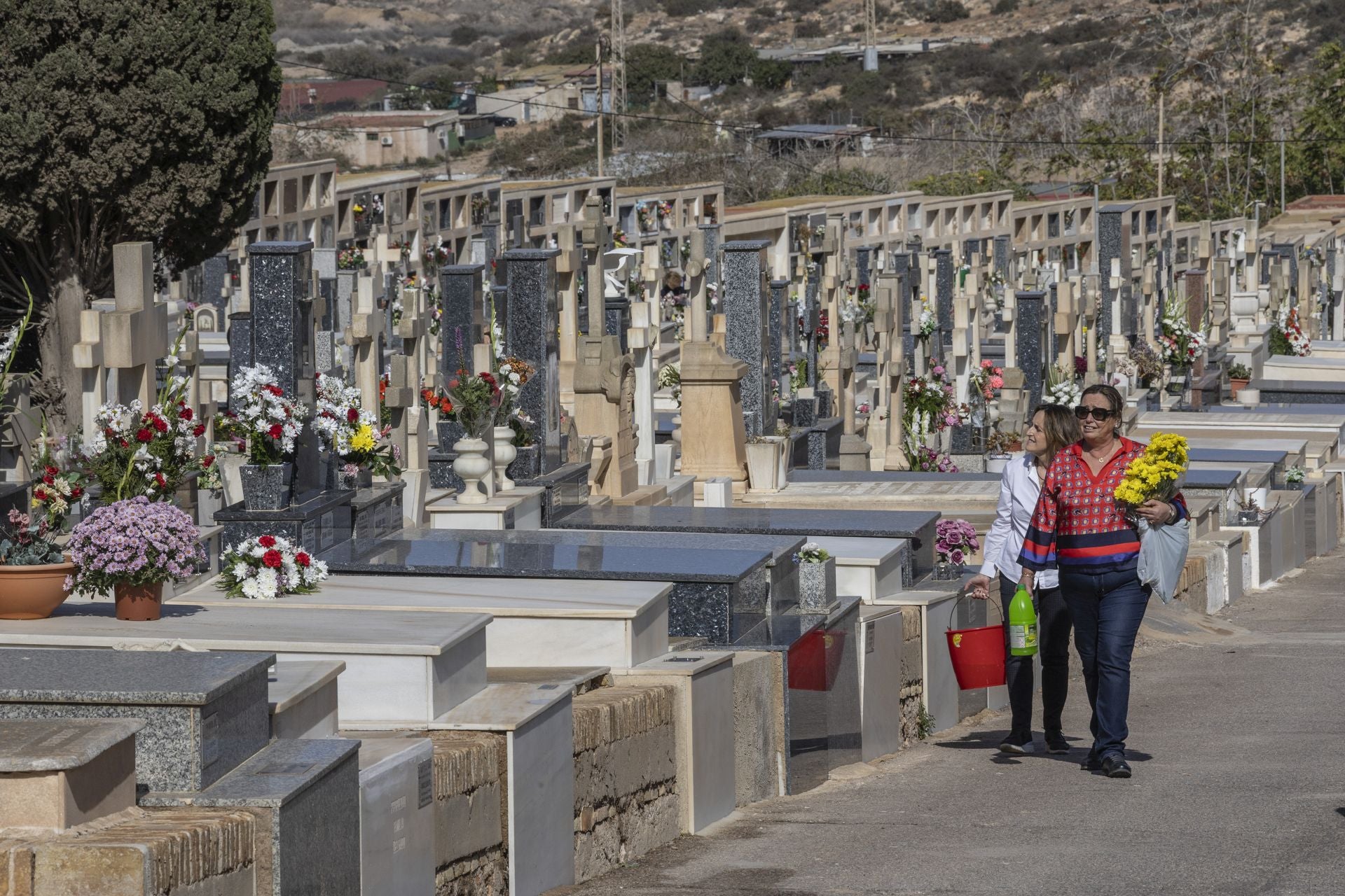 Las imágenes del Día de Todos los Santos en Cartagena
