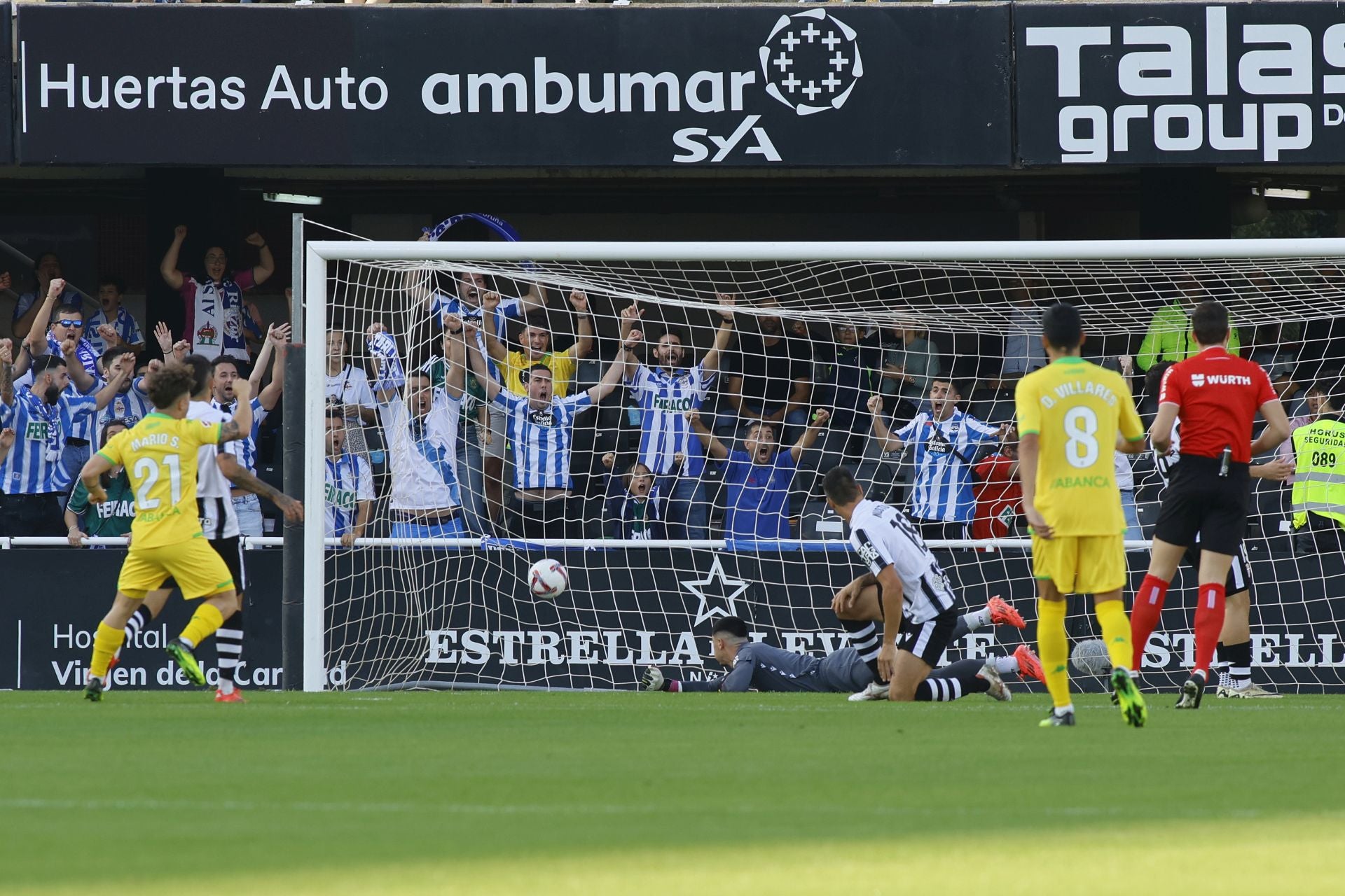 La derrota del Cartagena frente al Deportivo, en imágenes