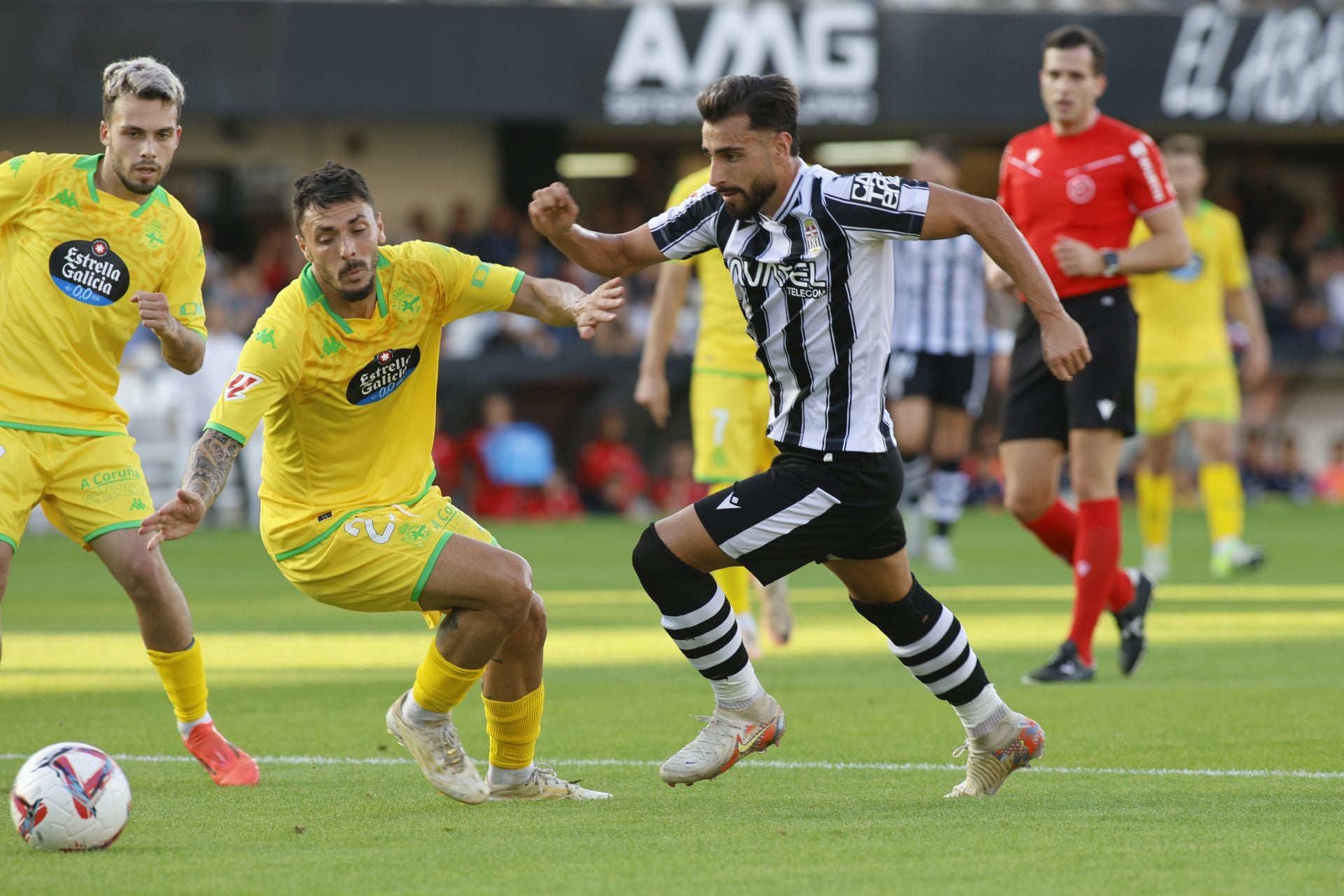 La derrota del Cartagena frente al Deportivo, en imágenes