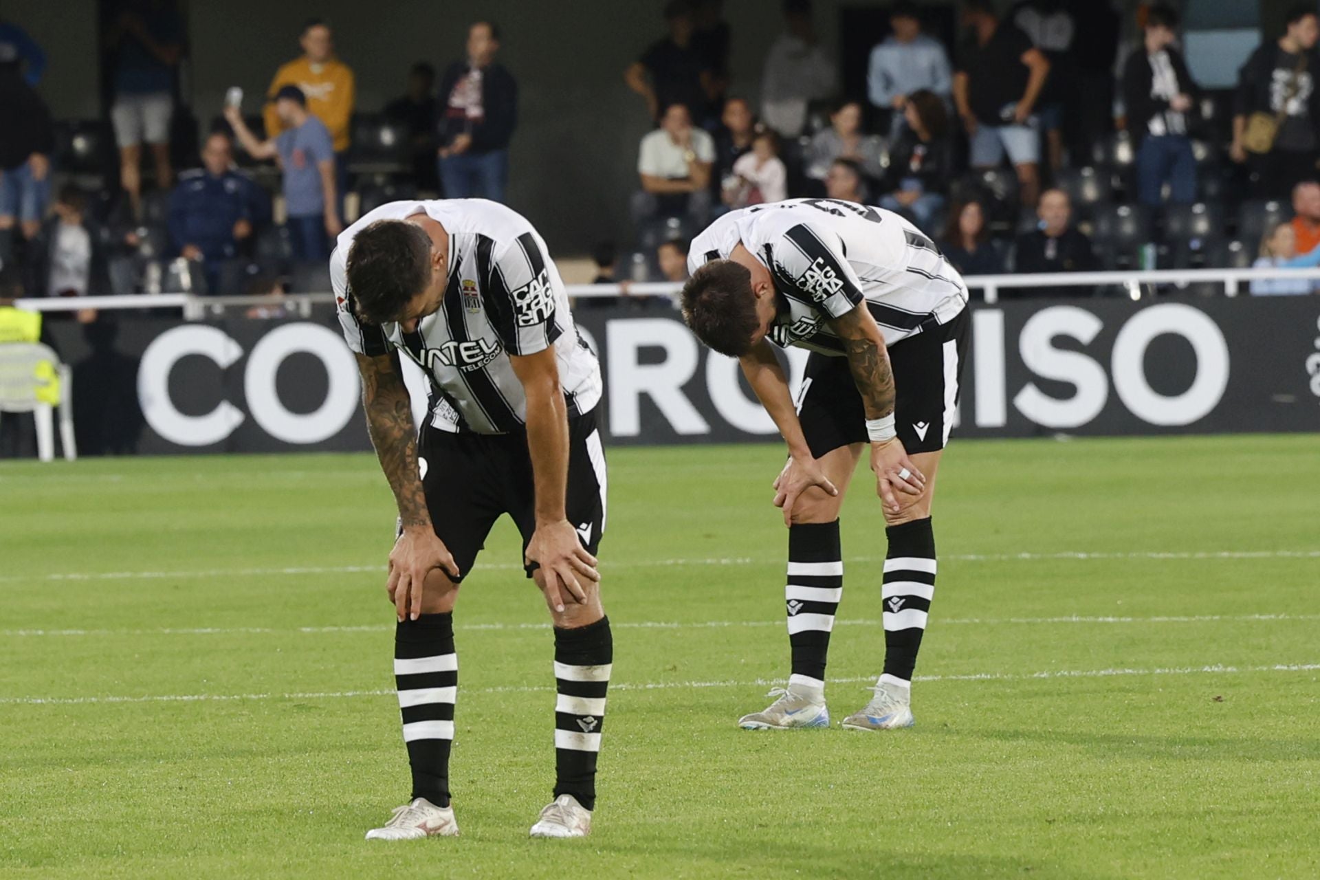 La derrota del Cartagena frente al Deportivo, en imágenes