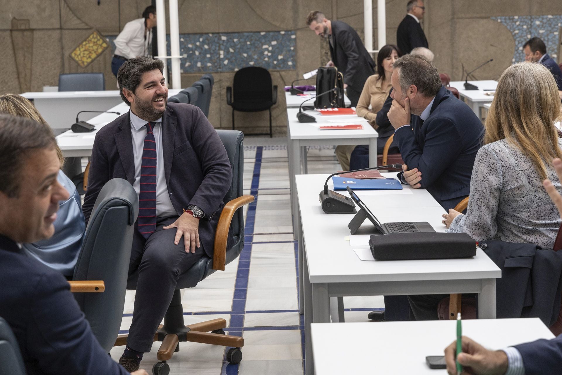 El Pleno de la Asamblea Regional de este martes, en imágenes