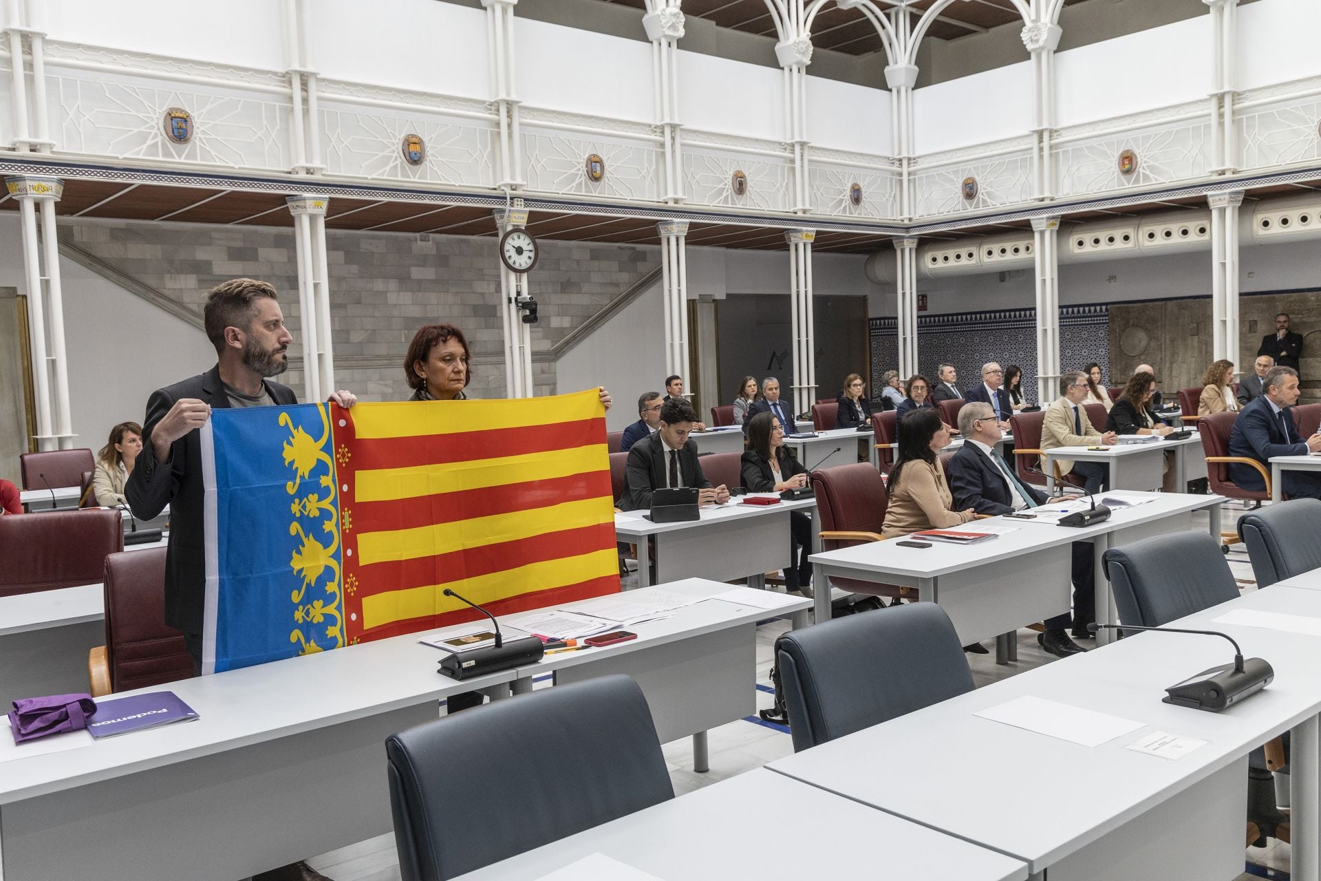El Pleno de la Asamblea Regional de este martes, en imágenes