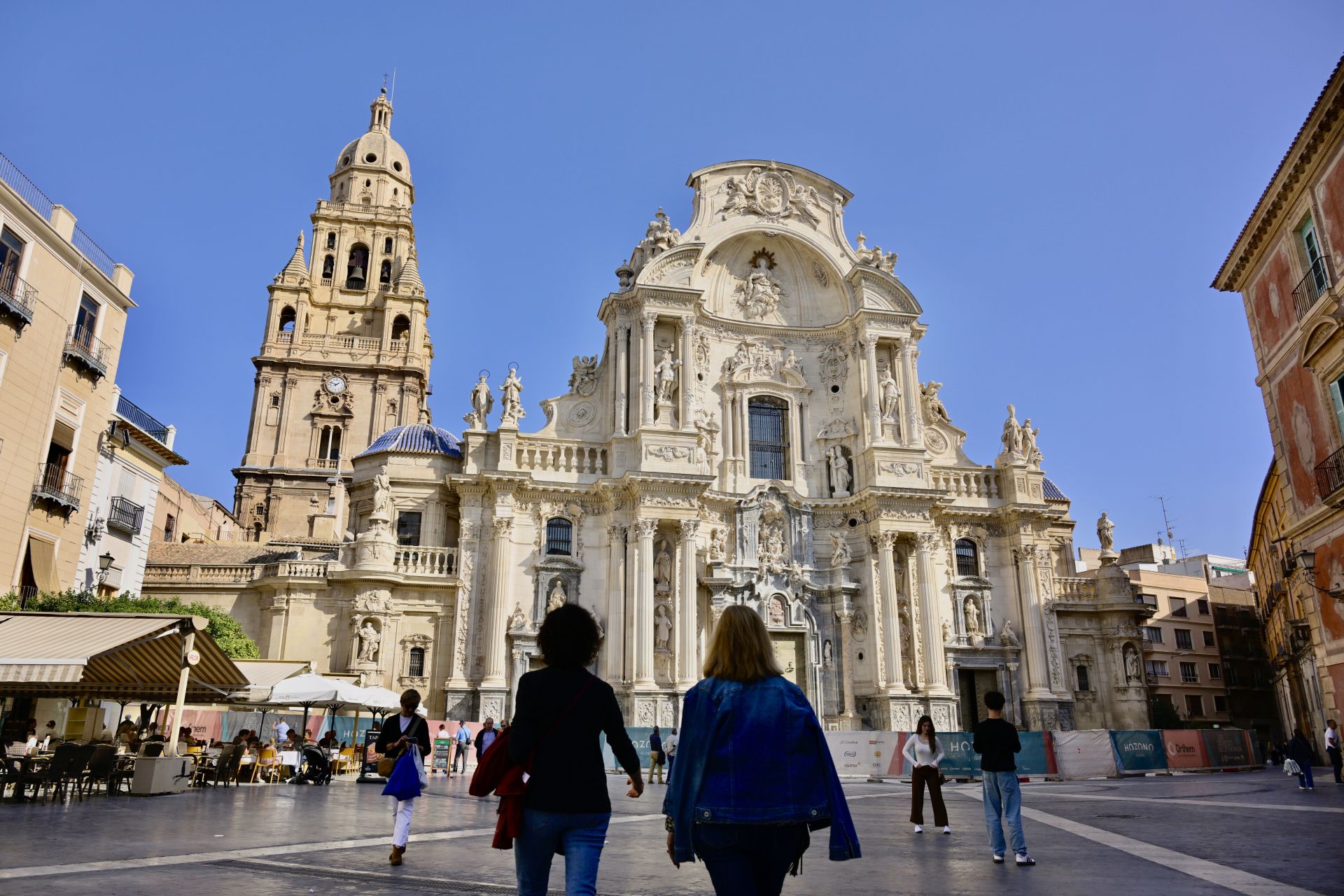 La fachada de la Catedral de Murcia, libre de andamios, en imágenes