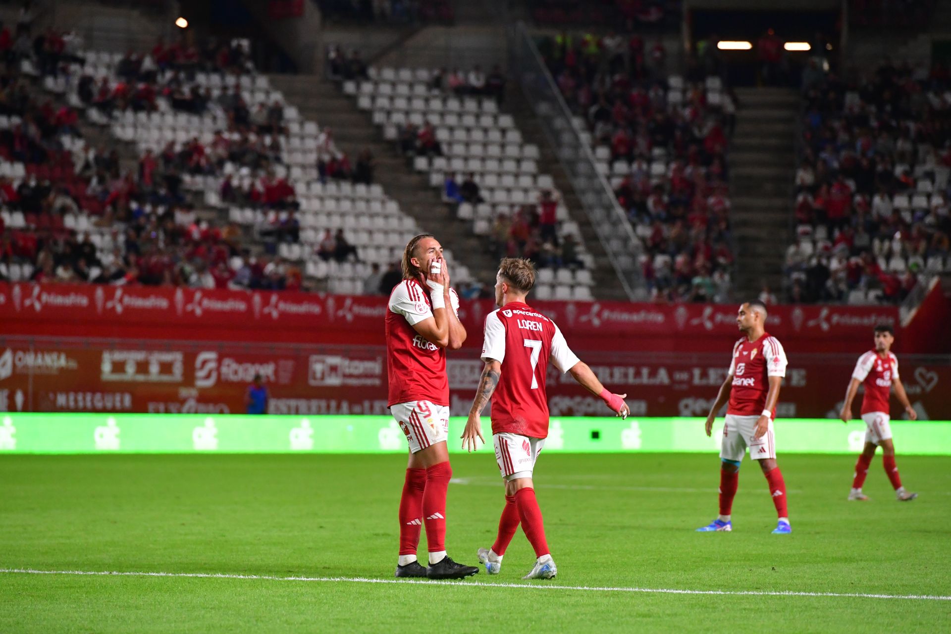 El empate del Real Murcia frente al Atlético B, en imágenes