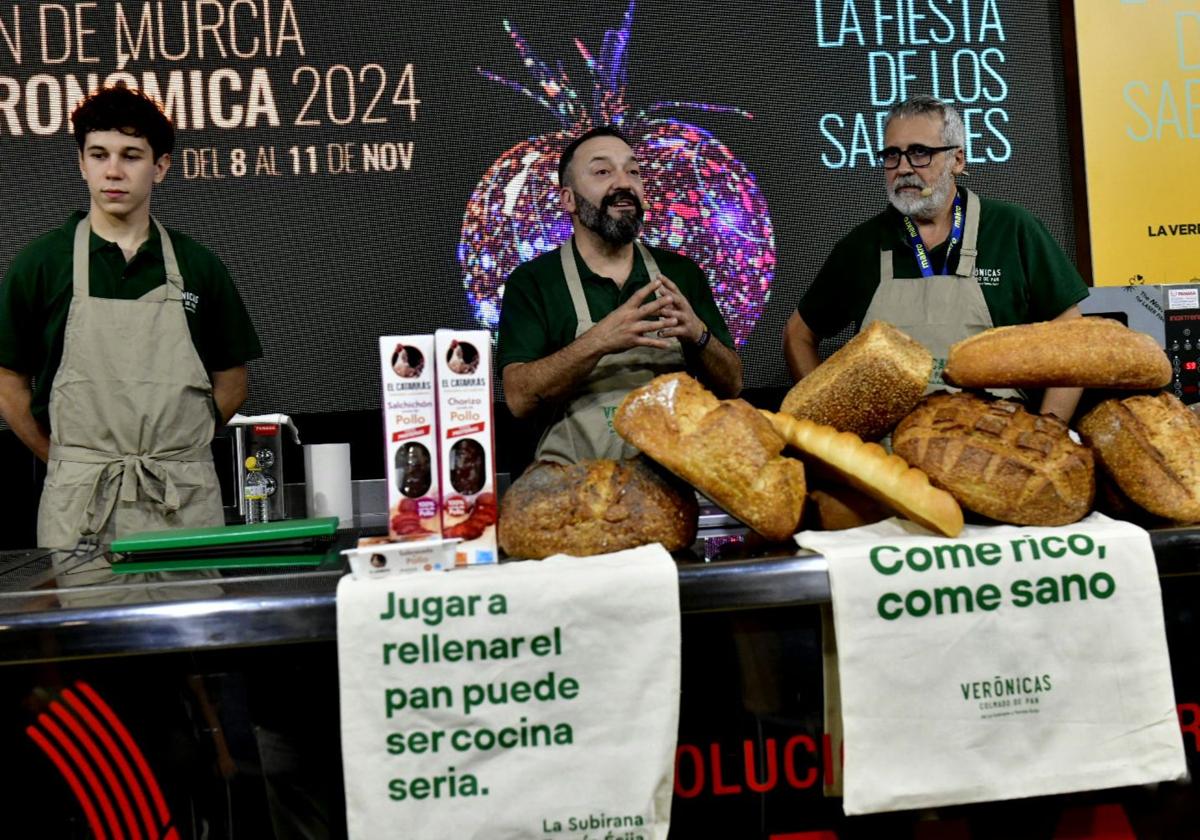 Tomás Écija y Juan Antonio García explican su proyecto en común y dan claves para hacer un buen uso del pan.