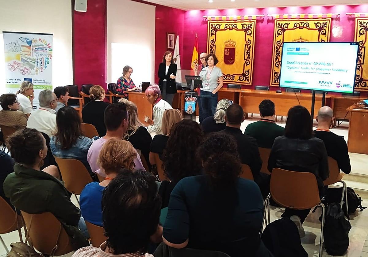 Un instante de las reuniones mantenidas.