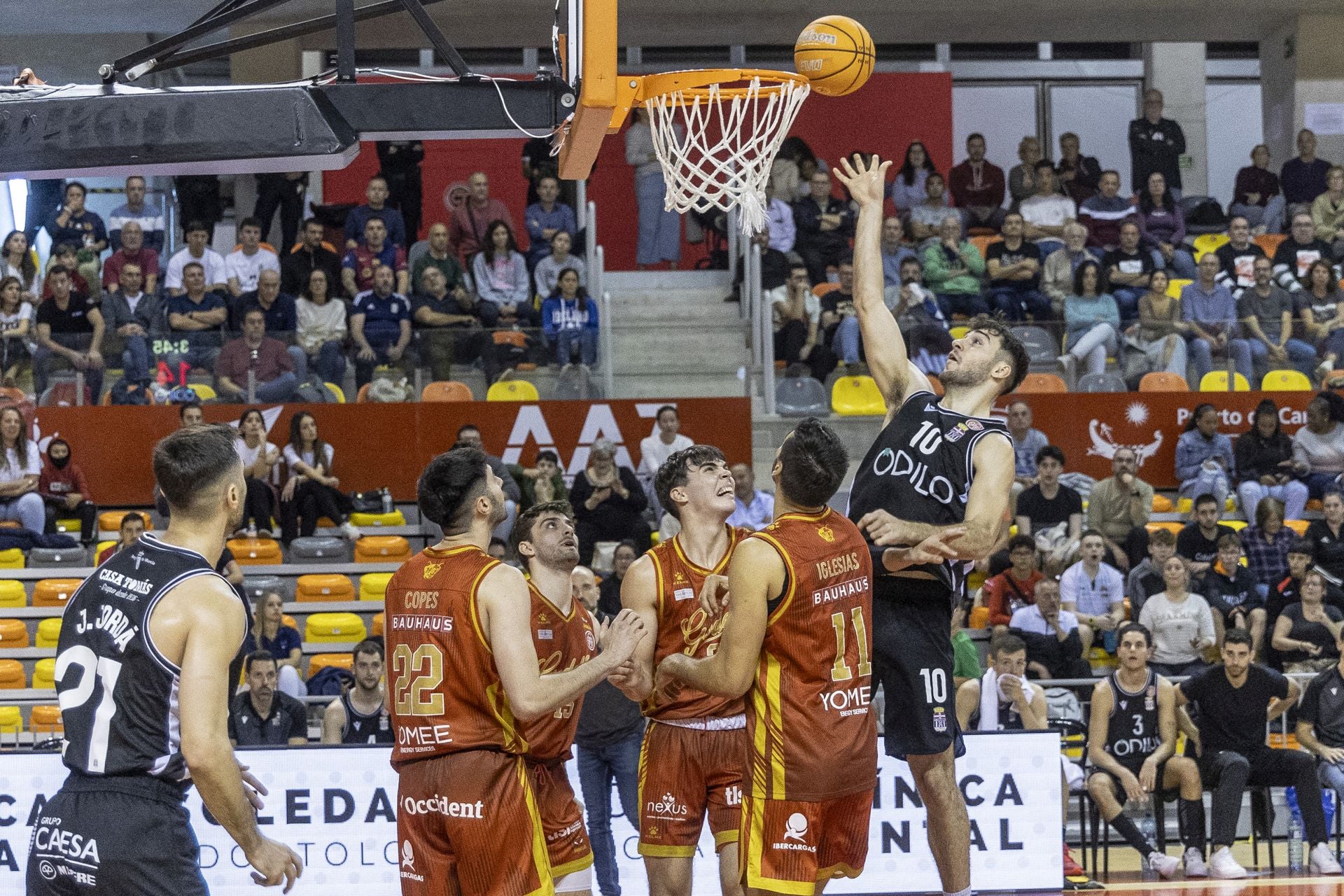 El Godella paga los platos rotos del Cebé (102-66)