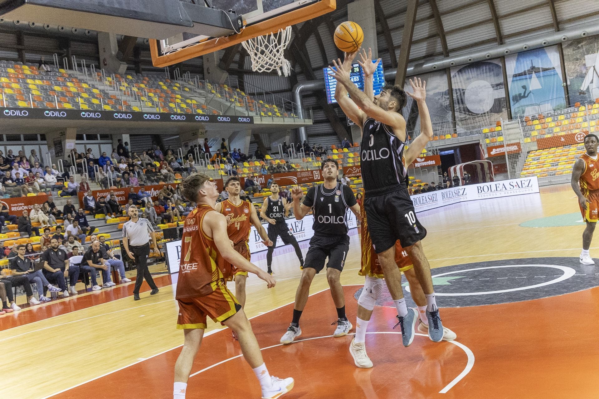 El Godella paga los platos rotos del Cebé (102-66)