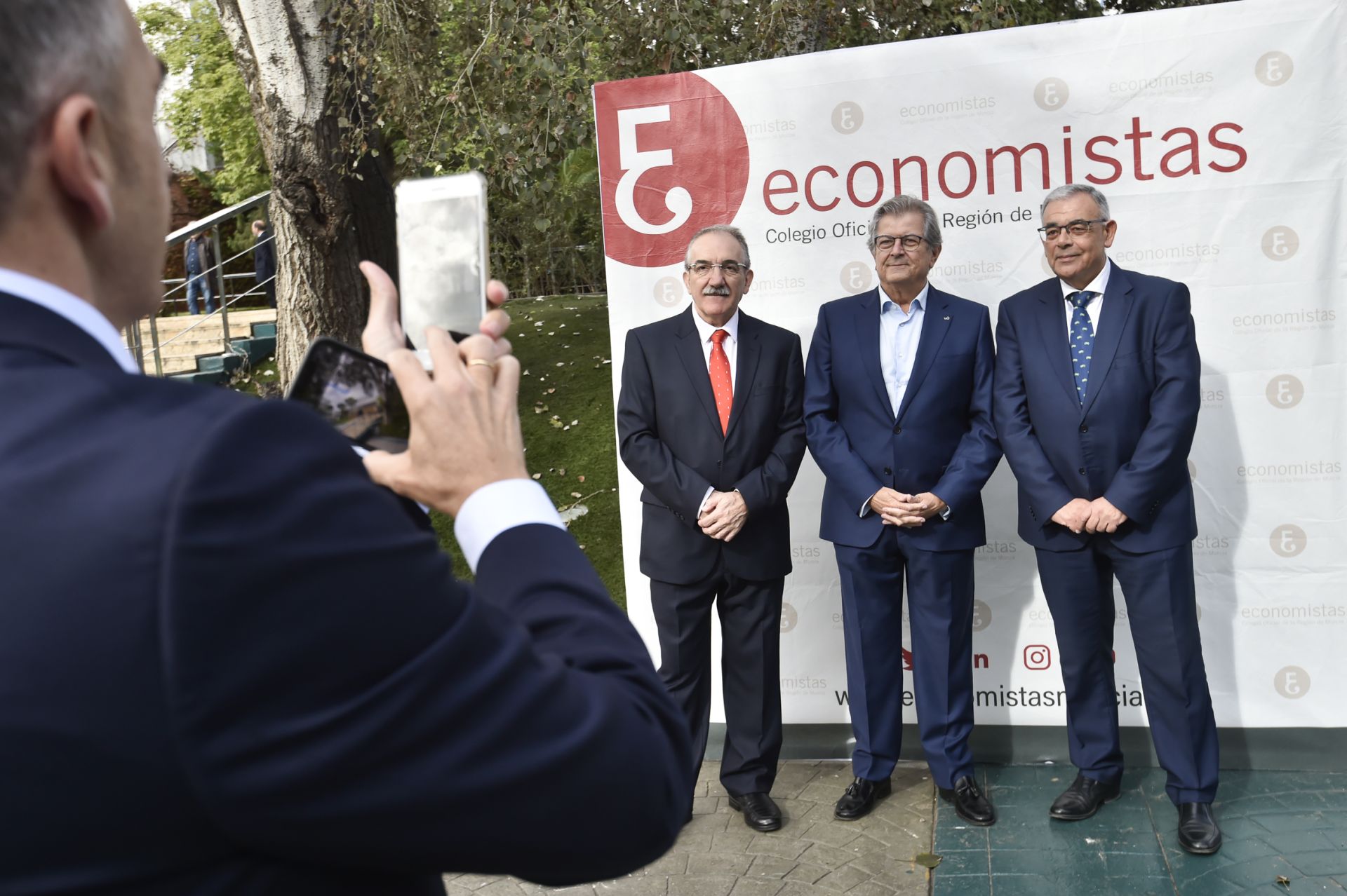 Conferencia en Murcia por el Día del Economista, en imágenes