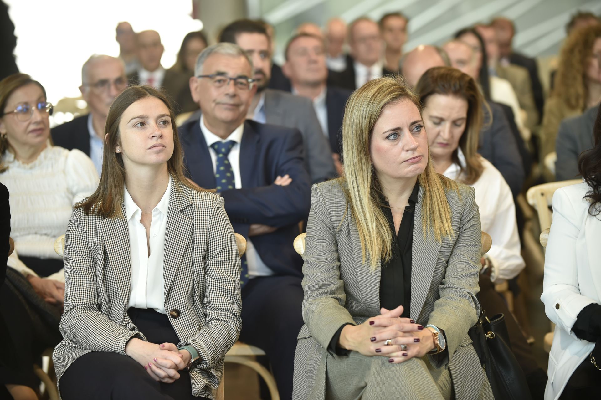 Conferencia en Murcia por el Día del Economista, en imágenes